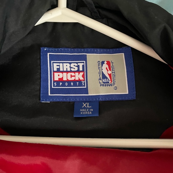 Chicago bulls windbreaker - Picture 2 of 3